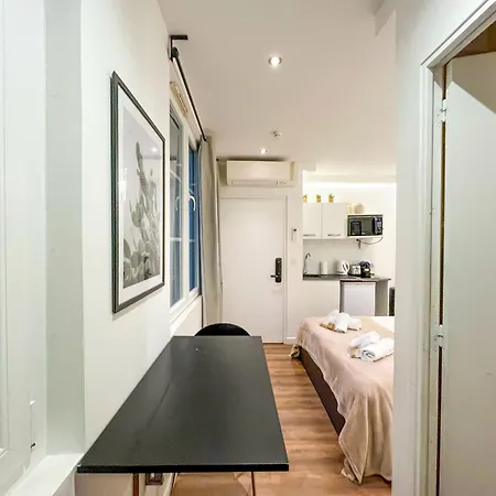 Urbanflat 204 - Beautiful In The Center Of *